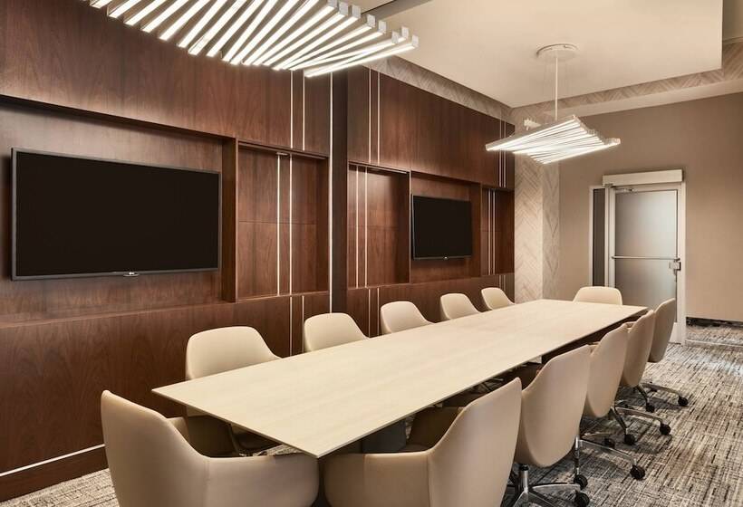 Ac Hotel By Marriott New Orleans French Quarter