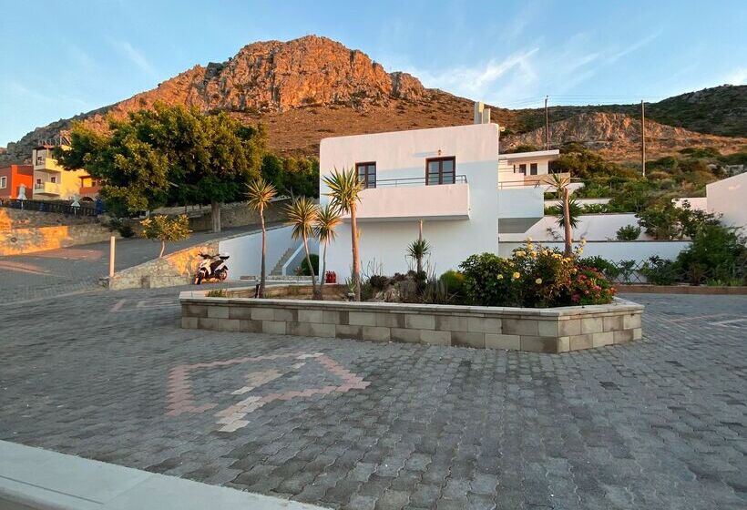 בית מלון כפרי Amazones Village Suites