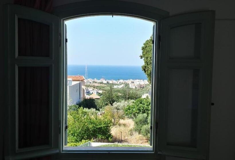 בית מלון כפרי Amazones Village Suites