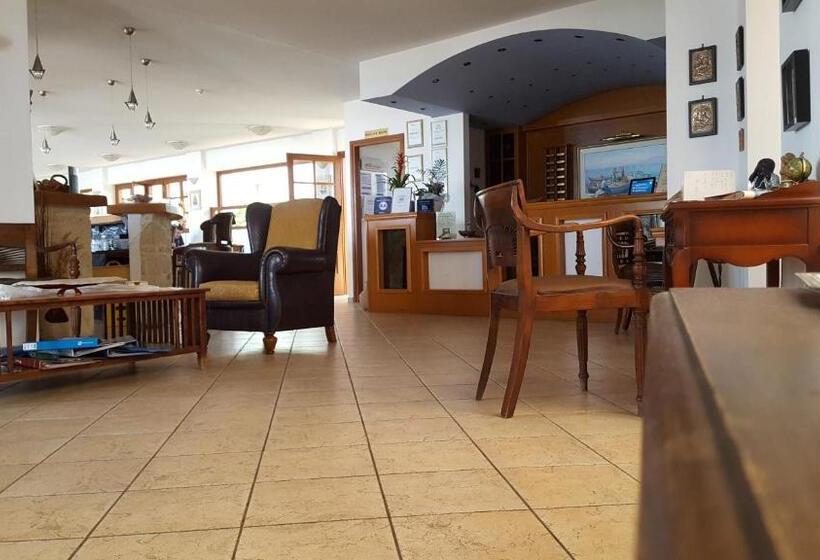 בית מלון כפרי Amazones Village Suites