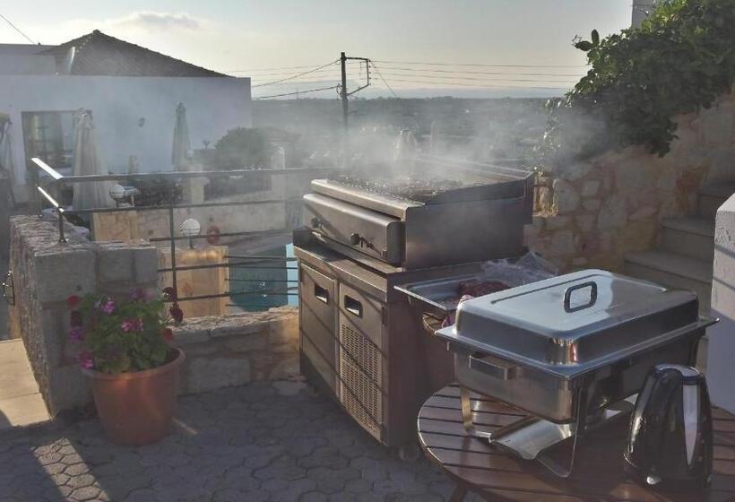 בית מלון כפרי Amazones Village Suites