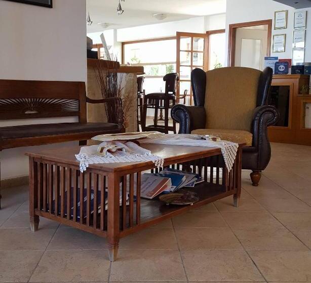 בית מלון כפרי Amazones Village Suites