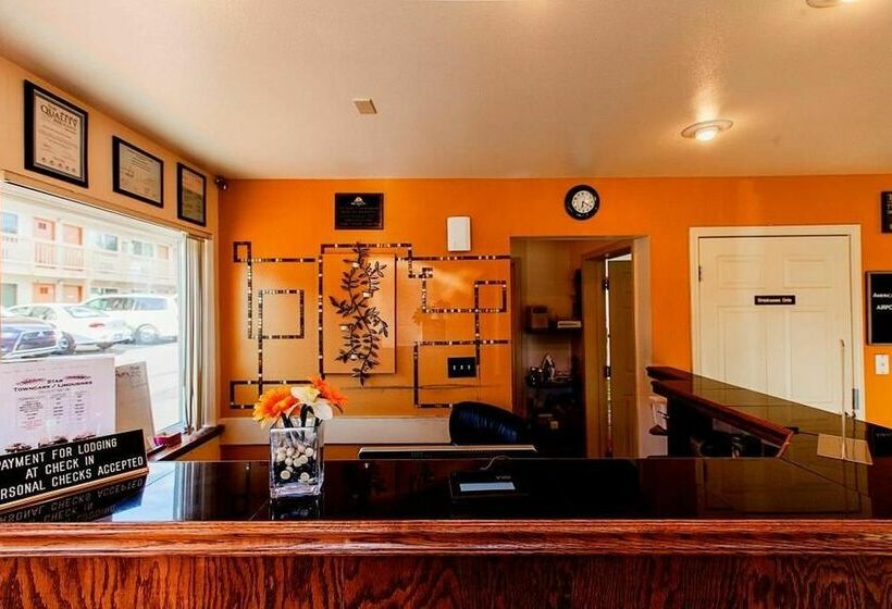 Отель Americas Best Value Airport Inn