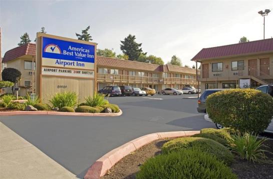 Отель Americas Best Value Airport Inn
