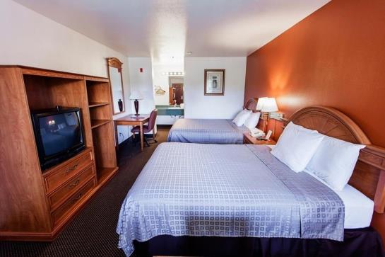 Отель Americas Best Value Airport Inn