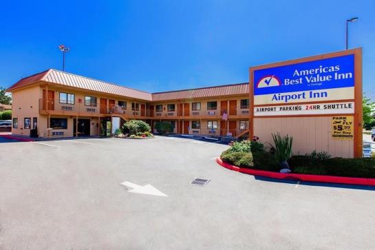 Отель Americas Best Value Airport Inn