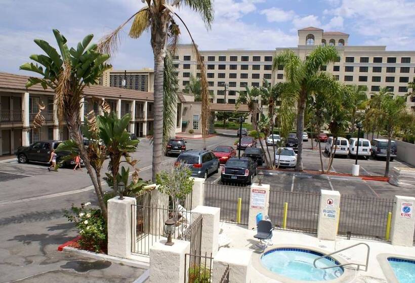 فندق Queens Inn Anaheim