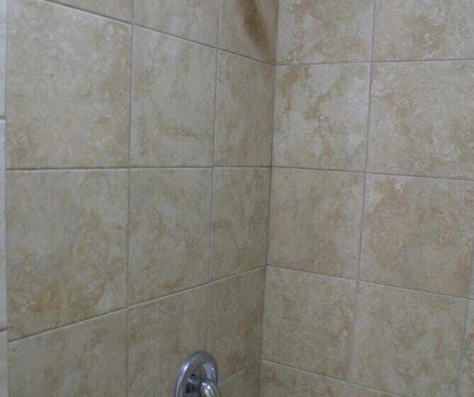 فندق Queens Inn Anaheim