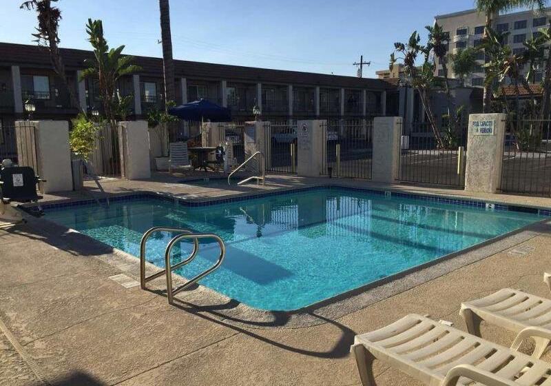 فندق Queens Inn Anaheim