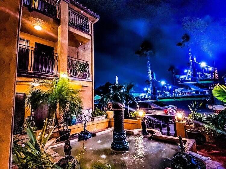 فندق Baja San Diego   A Boutique