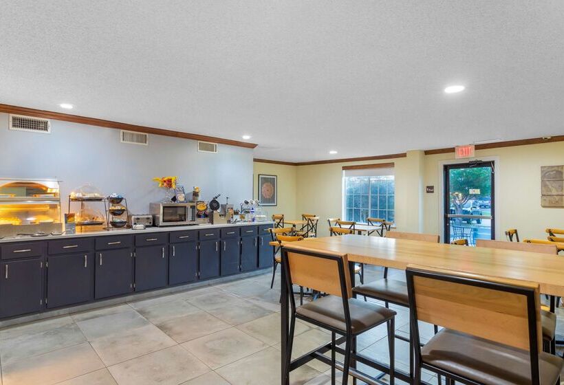 בית מלון כפרי Best Western Natchitoches Inn