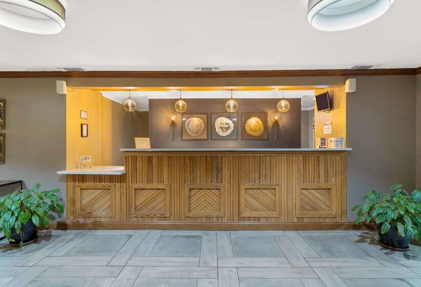 בית מלון כפרי Best Western Natchitoches Inn