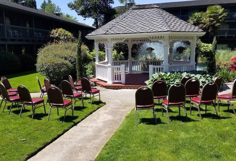 هتل Best Western Portland West Beaverton