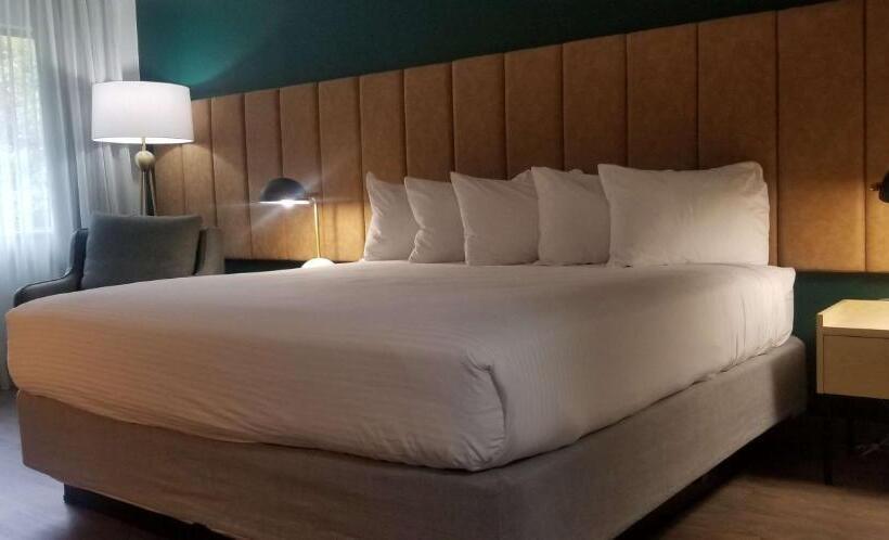 هتل Best Western Portland West Beaverton