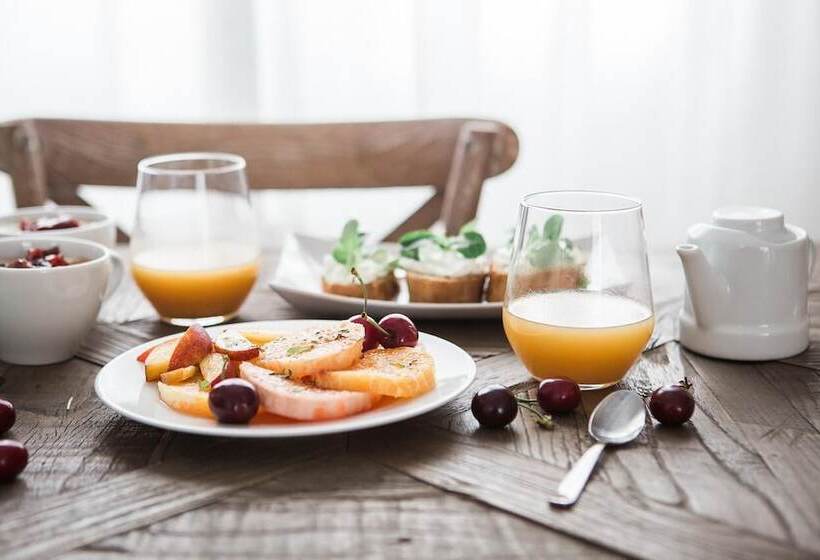 هتل Cabo Festiñanza