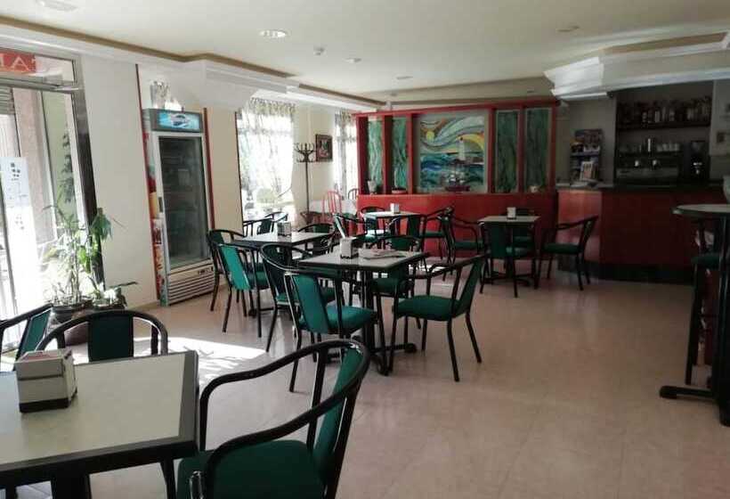 هتل Cabo Festiñanza