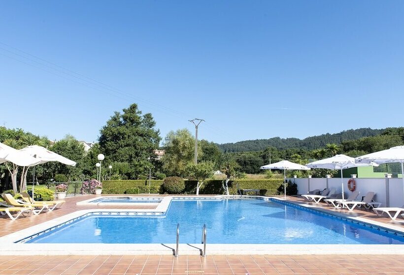 هتل Cabo Festiñanza