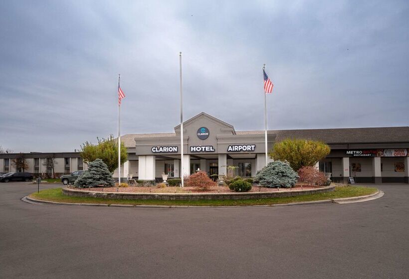 Clarion Hotel Detroit Metro Airport