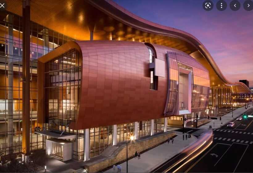 هتل Comfort Inn Downtown Nashville  Music City Center