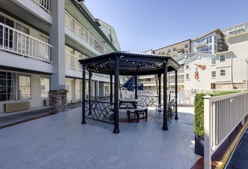 هتل Comfort Inn Downtown Nashville  Music City Center