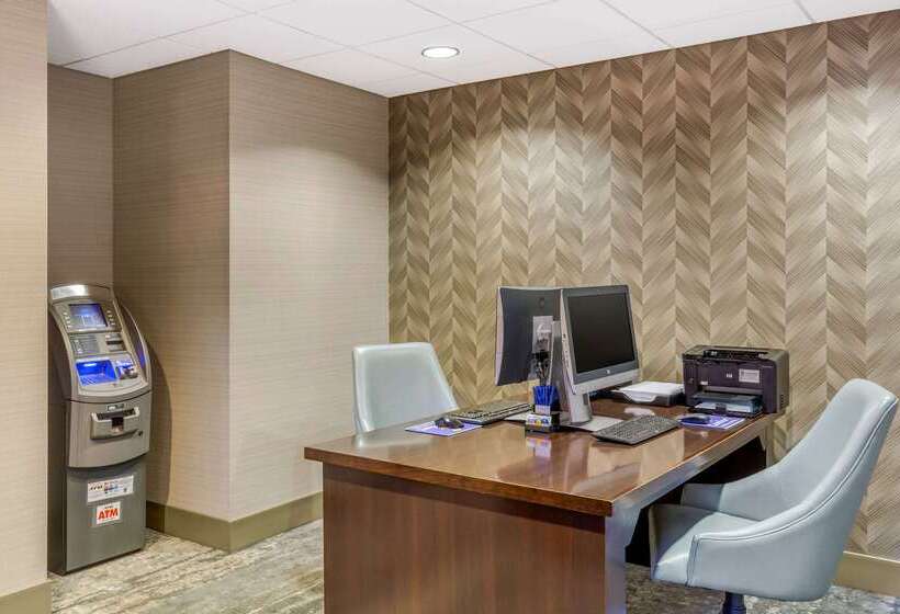 فندق Comfort Inn & Suites Logan International Airport