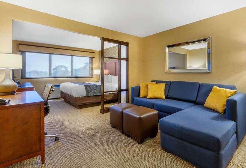 فندق Comfort Inn & Suites Logan International Airport