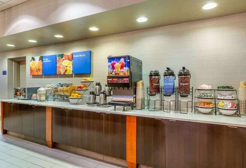 فندق Comfort Inn & Suites Logan International Airport