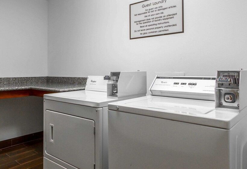 هتل Comfort Suites Airport