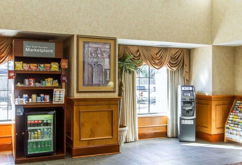 هتل Comfort Suites Airport