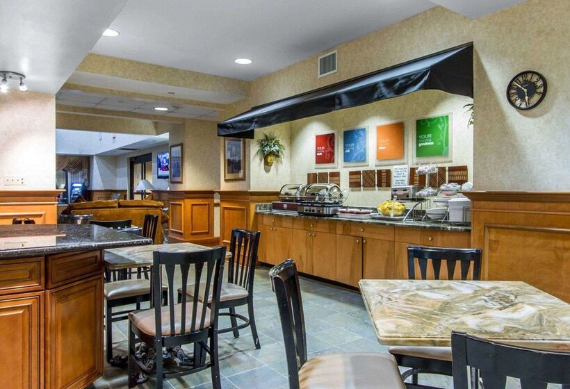 هتل Comfort Suites Airport