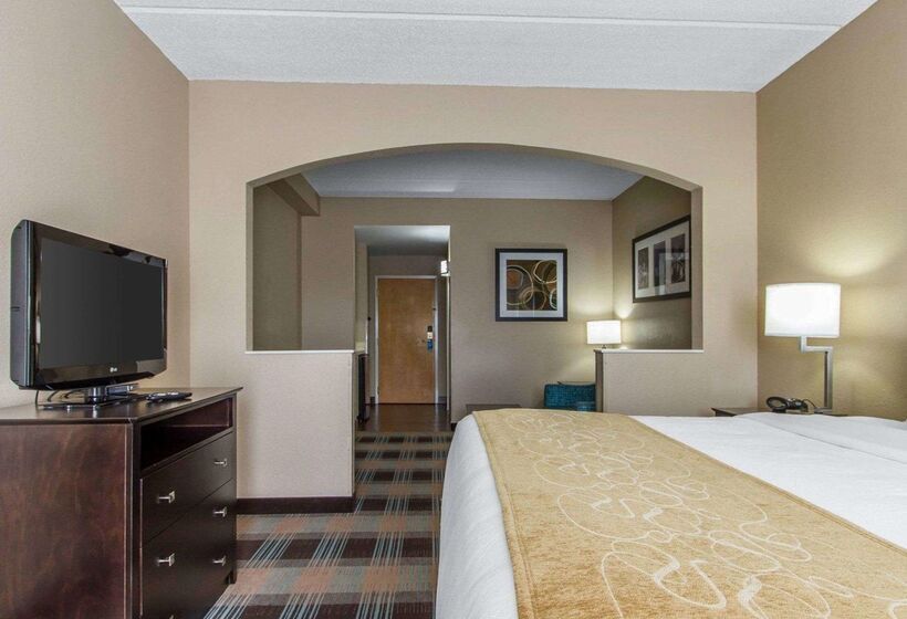 هتل Comfort Suites Airport