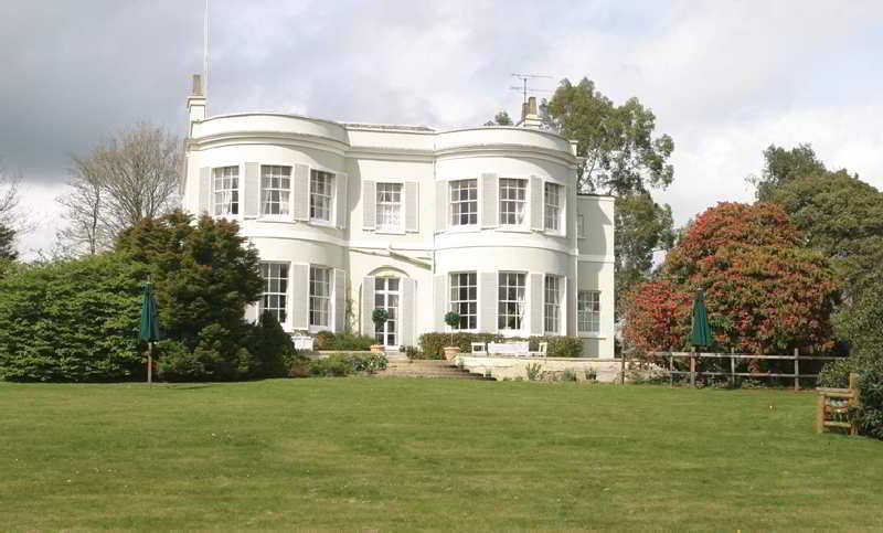 فندق Deer Park Country