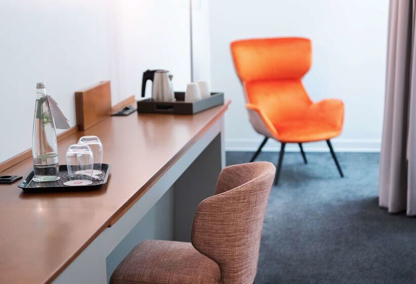 בית מלון כפרי Doubletree By Hilton Frankfurt Niederrad