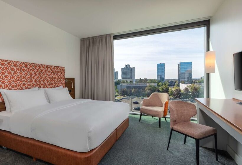 בית מלון כפרי Doubletree By Hilton Frankfurt Niederrad