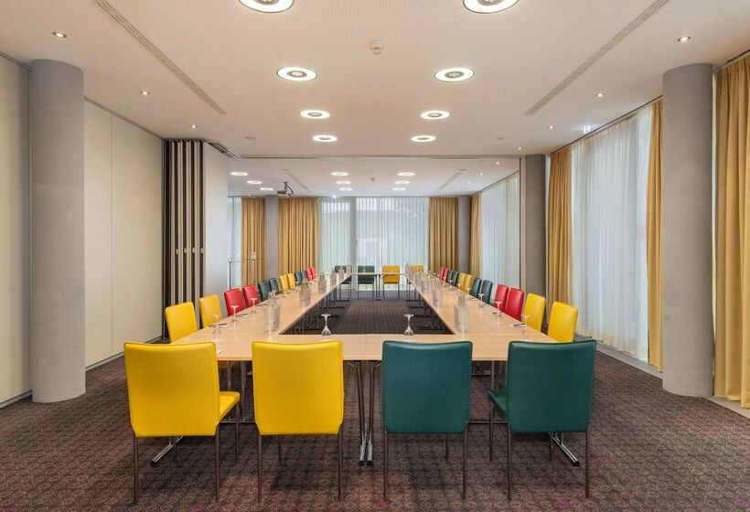 בית מלון כפרי Doubletree By Hilton Frankfurt Niederrad