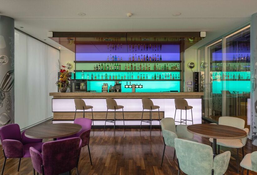 בית מלון כפרי Doubletree By Hilton Frankfurt Niederrad