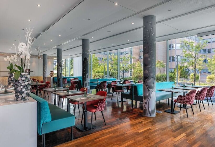 בית מלון כפרי Doubletree By Hilton Frankfurt Niederrad