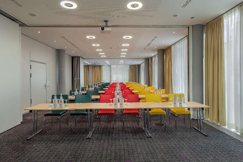 בית מלון כפרי Doubletree By Hilton Frankfurt Niederrad