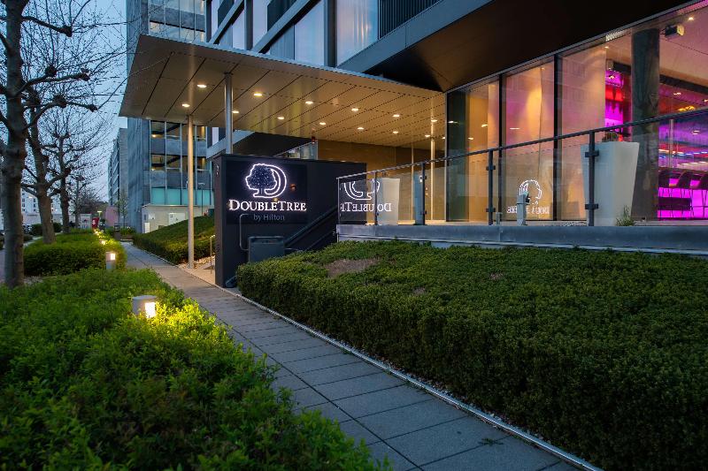 בית מלון כפרי Doubletree By Hilton Frankfurt Niederrad