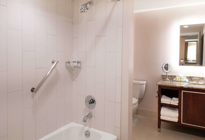 Doubletree By Hilton Hotel Portland