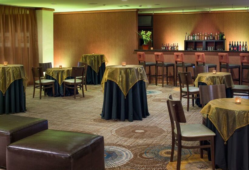 Doubletree By Hilton Hotel Portland