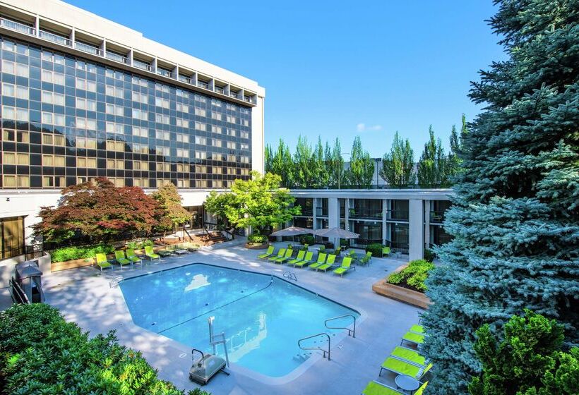 Doubletree By Hilton Hotel Portland