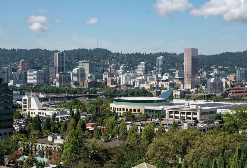 Doubletree By Hilton Hotel Portland