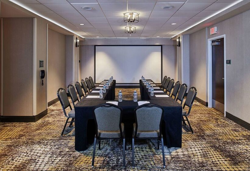 فندق Doubletree By Hilton Raleigh Crabtree Valley