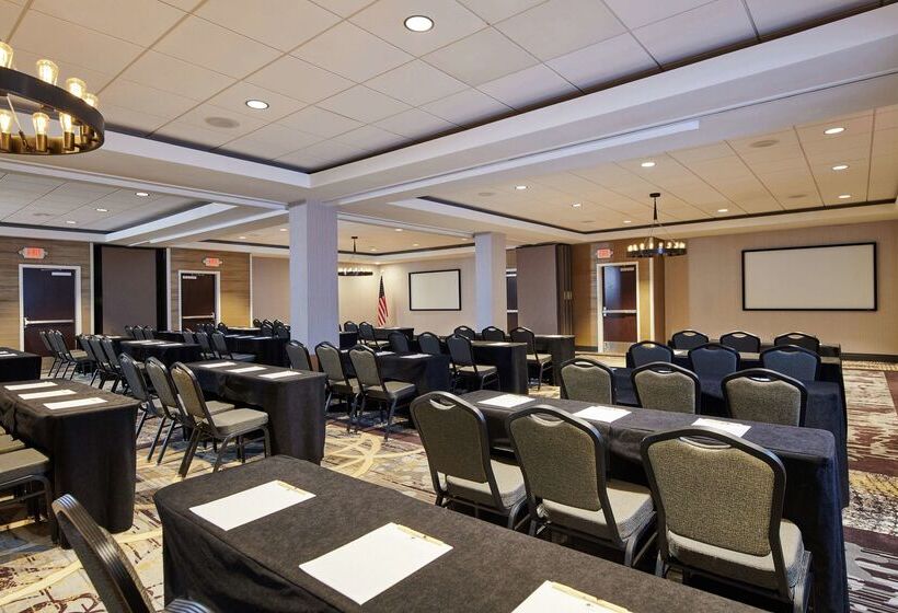 فندق Doubletree By Hilton Raleigh Crabtree Valley