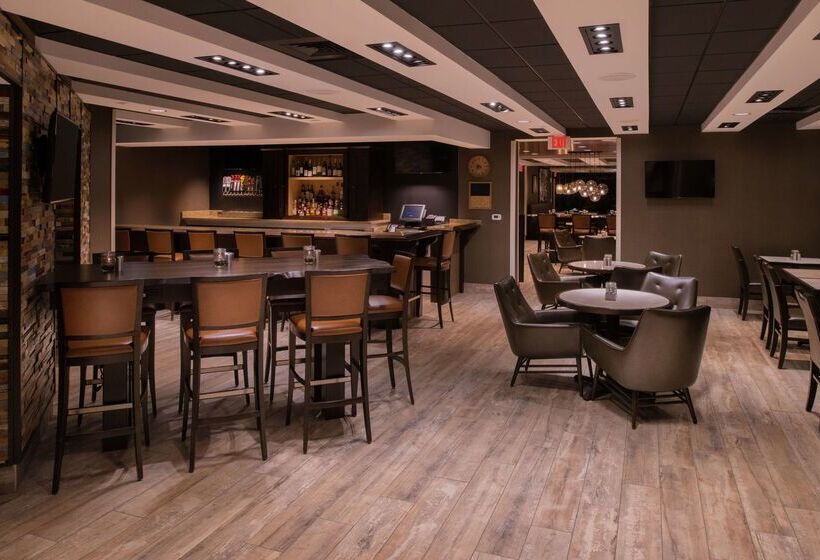 فندق Doubletree By Hilton Raleigh Crabtree Valley