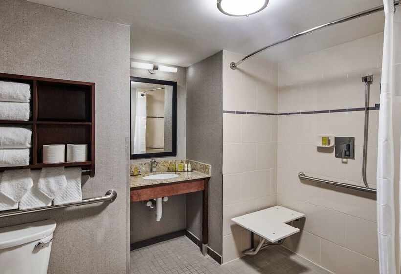 فندق Doubletree By Hilton Raleigh Crabtree Valley