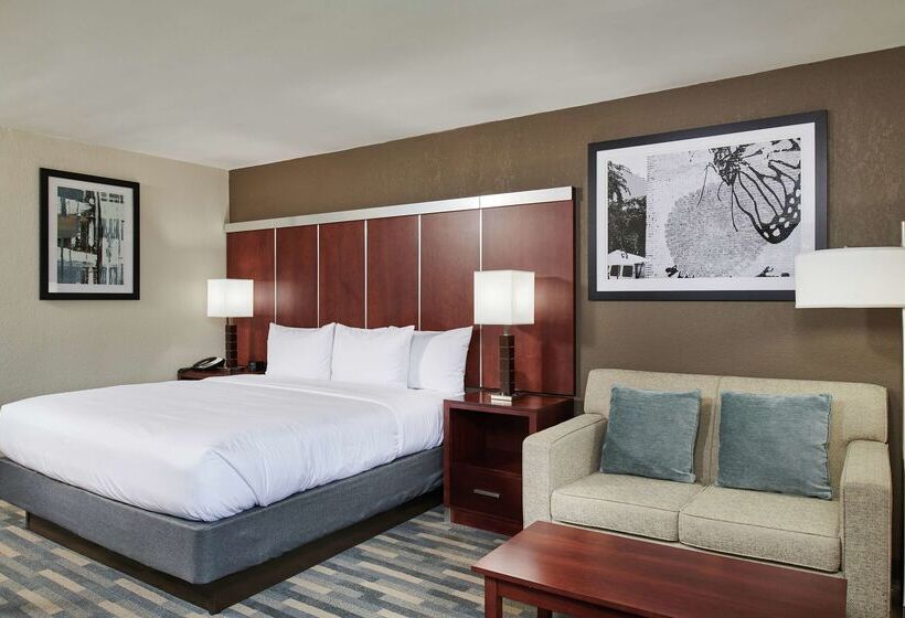 فندق Doubletree By Hilton Raleigh Crabtree Valley