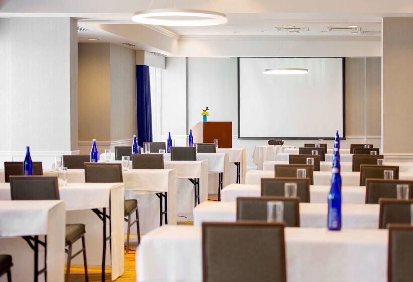 Doubletree By Hilton Hotel Savannah Historic District