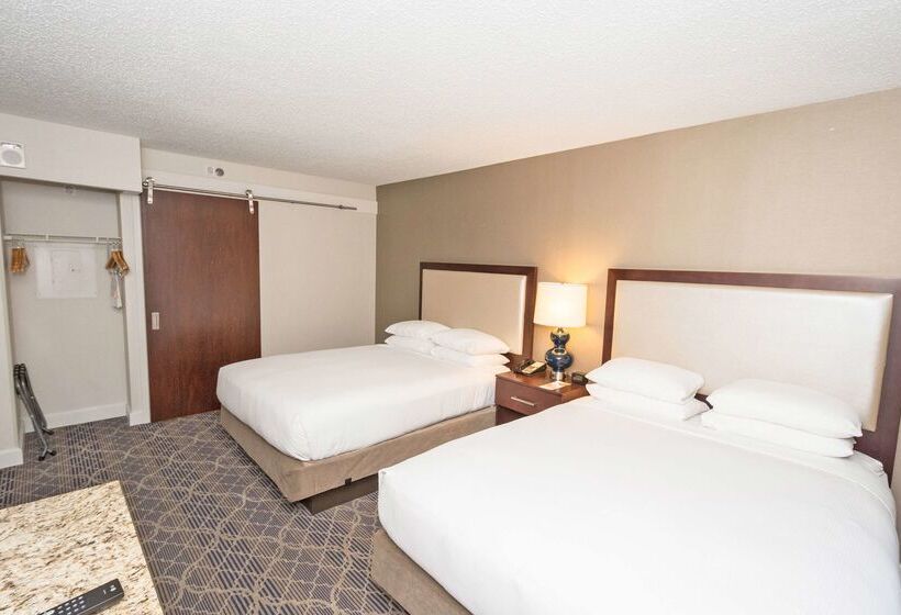 Отель Doubletree Suites By Hilton At The Battery Atlanta